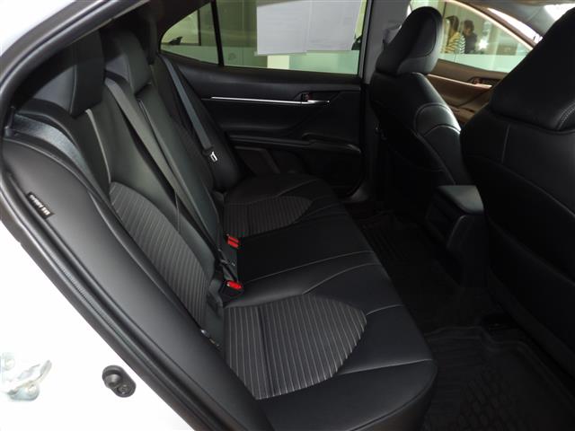 Vehicle image 17 of 37