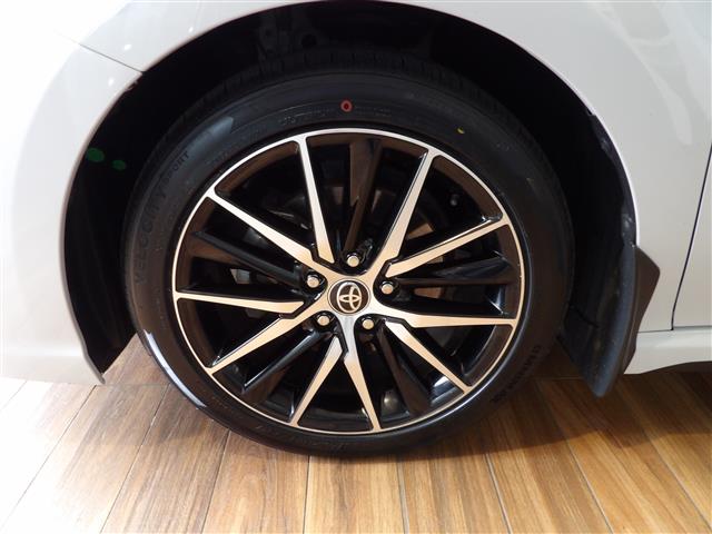 Vehicle image 10 of 37