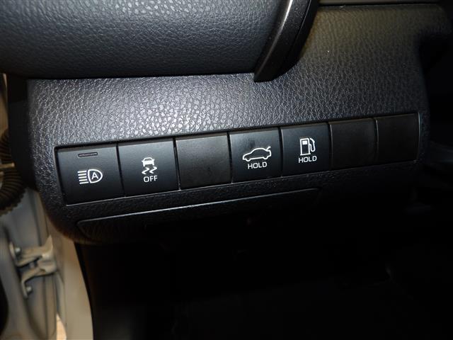 Vehicle image 26 of 37
