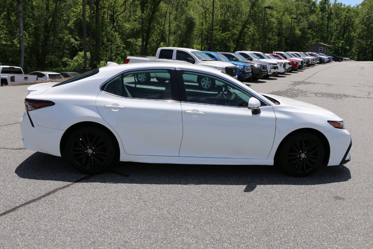 Vehicle image 4 of 29