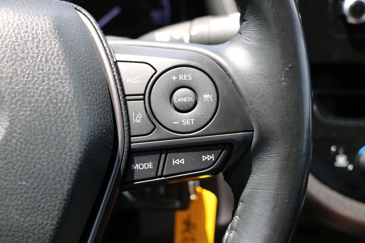 Vehicle image 17 of 29