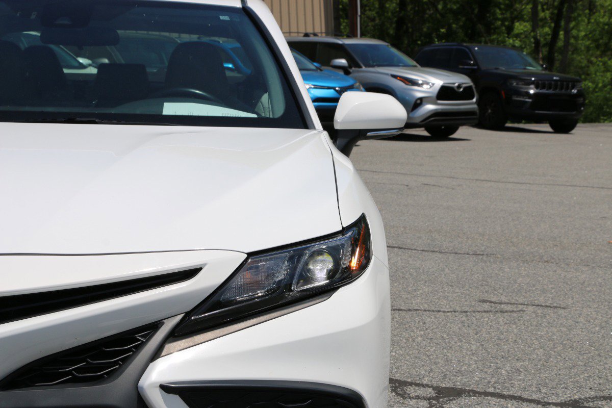 Vehicle image 13 of 29