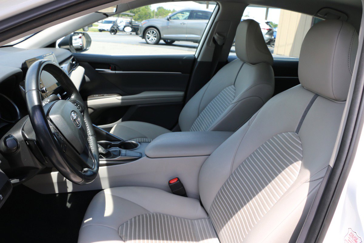 Vehicle image 23 of 29