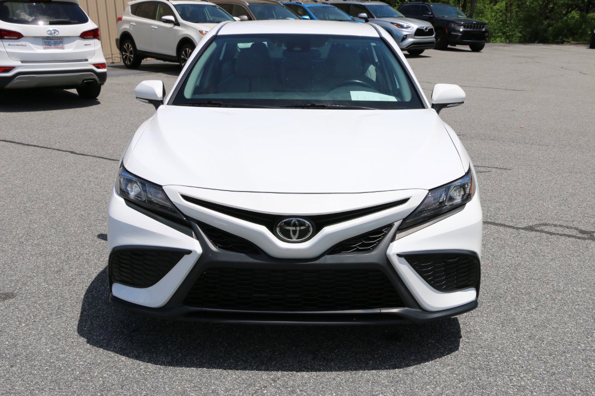 Vehicle image 2 of 29