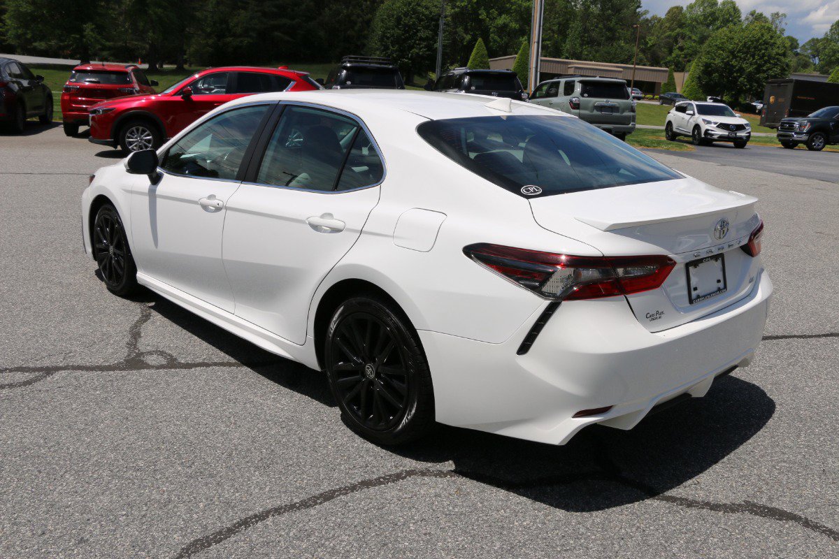 Vehicle image 7 of 29