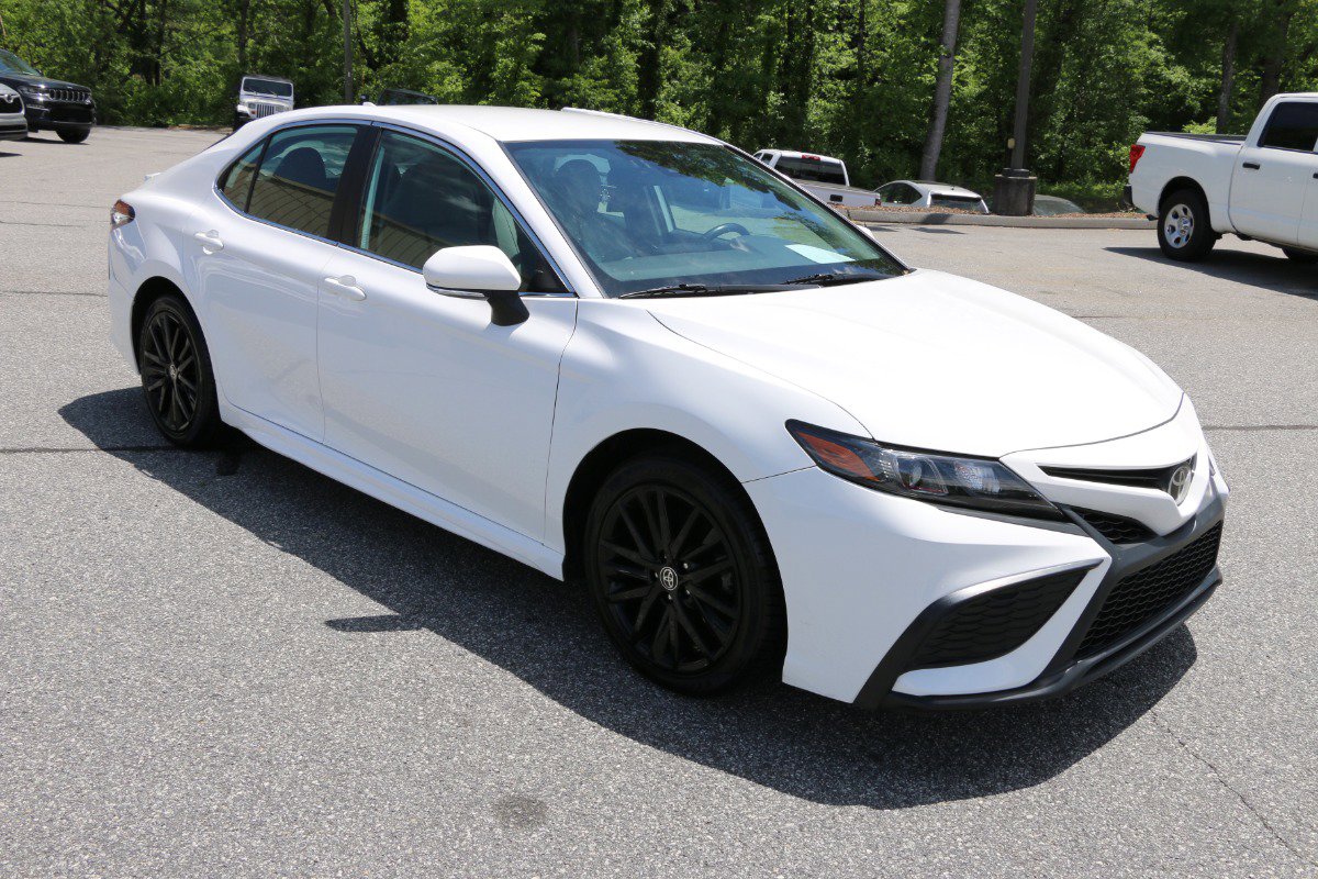 Vehicle image 3 of 29