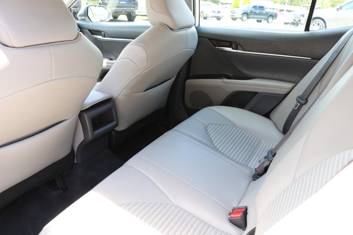 Vehicle image 26 of 29