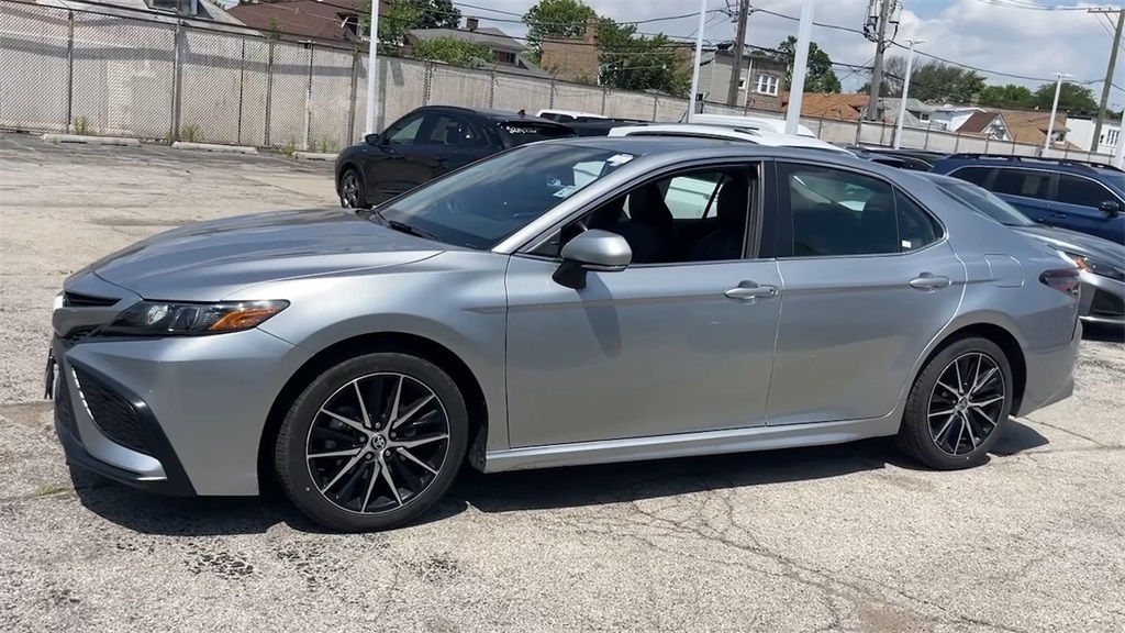 Vehicle image 2 of 25