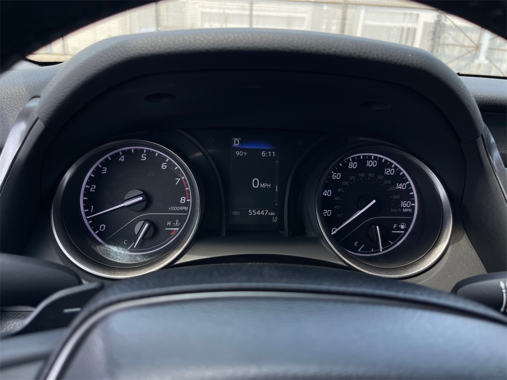 Vehicle image 19 of 25