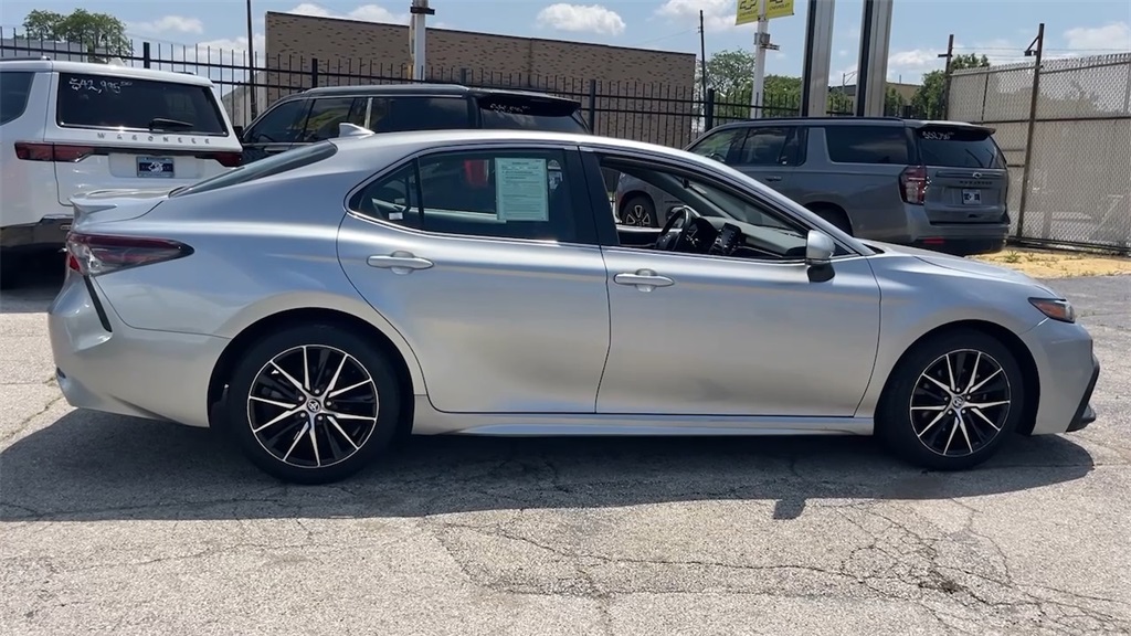 Vehicle image 7 of 25
