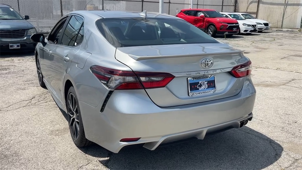 Vehicle image 11 of 25