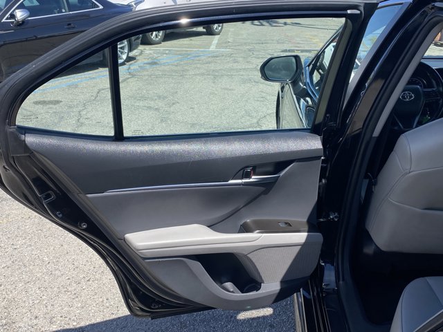 Vehicle image 16 of 23