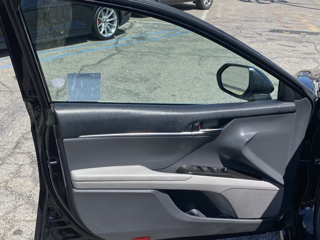 Vehicle image 14 of 23