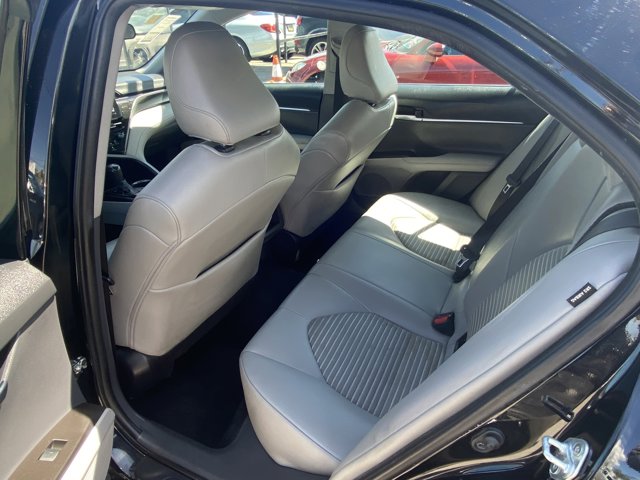 Vehicle image 17 of 23