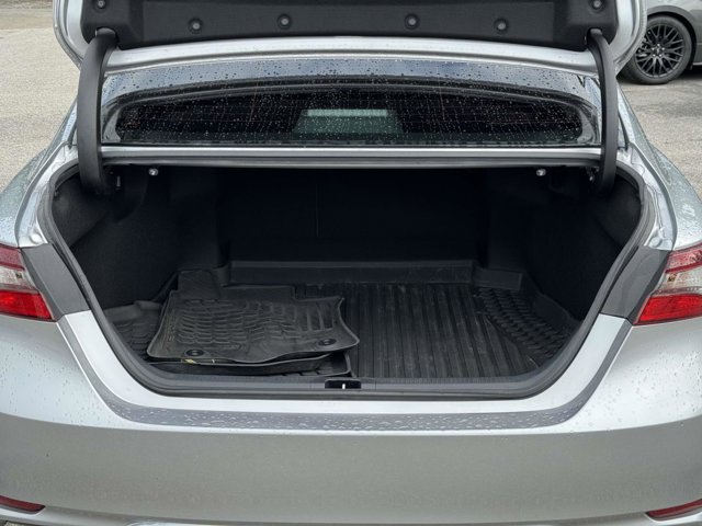 Vehicle image 20 of 26