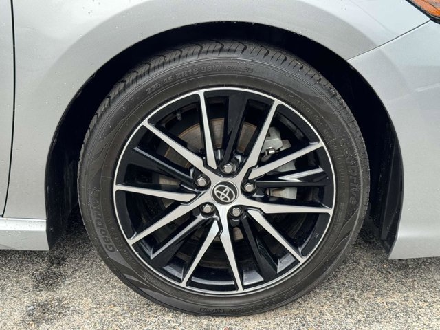 Vehicle image 25 of 26