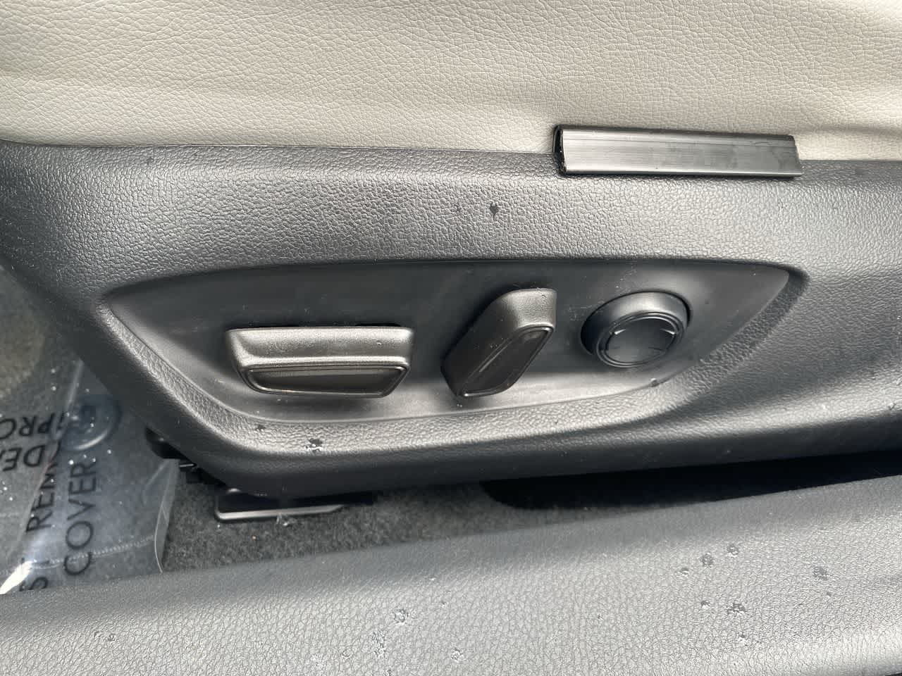 Vehicle image 12 of 24
