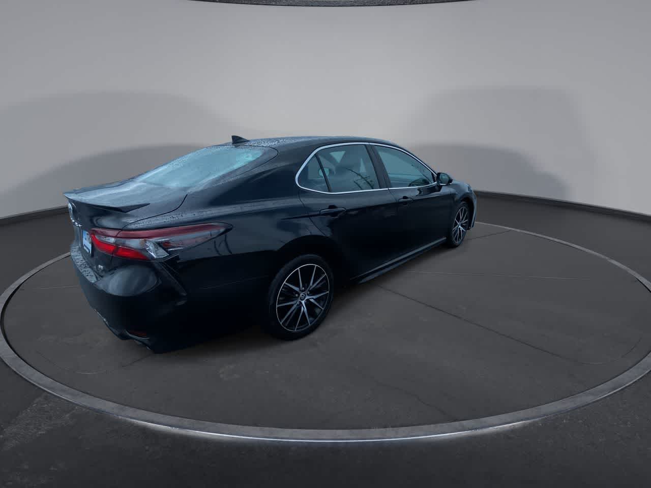 Vehicle image 5 of 24