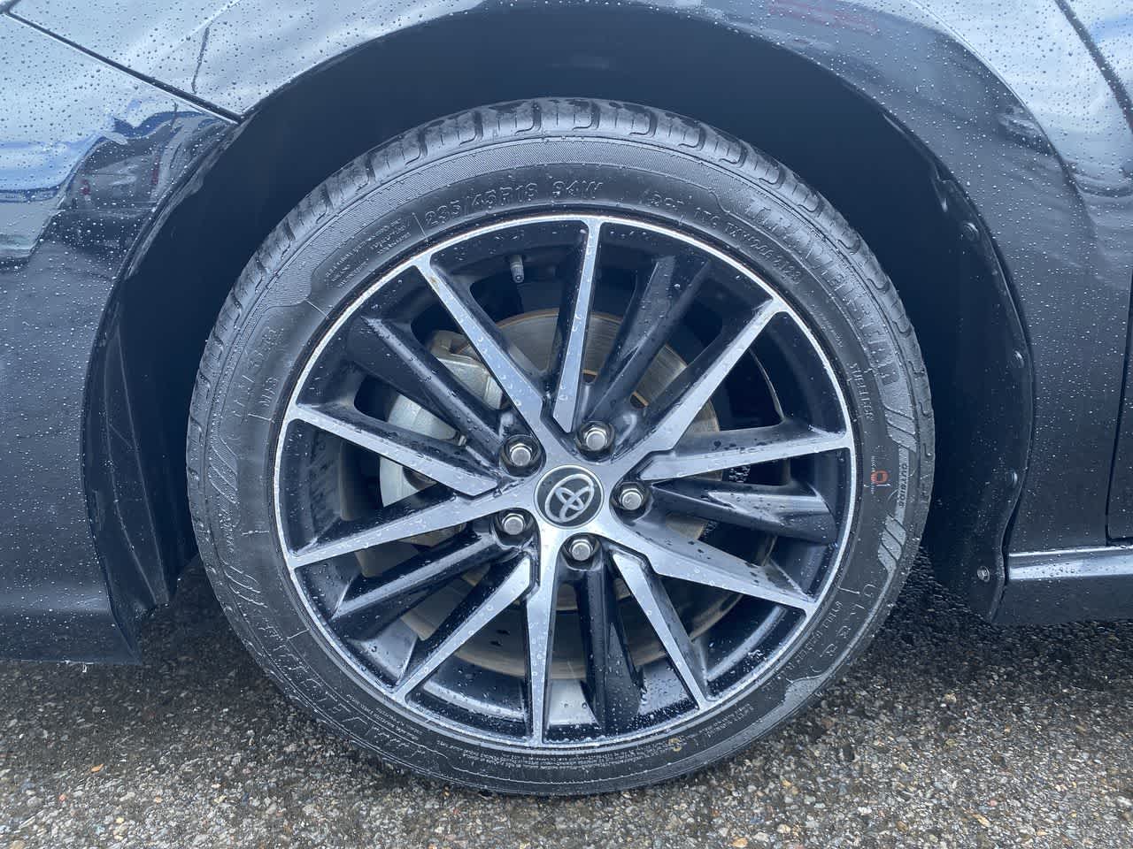 Vehicle image 10 of 24