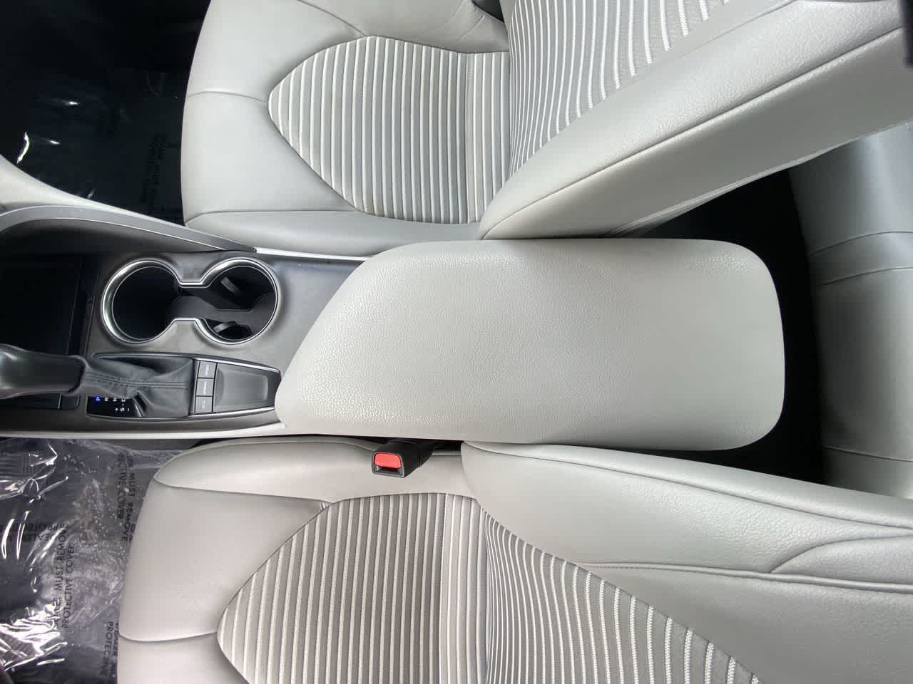 Vehicle image 20 of 24