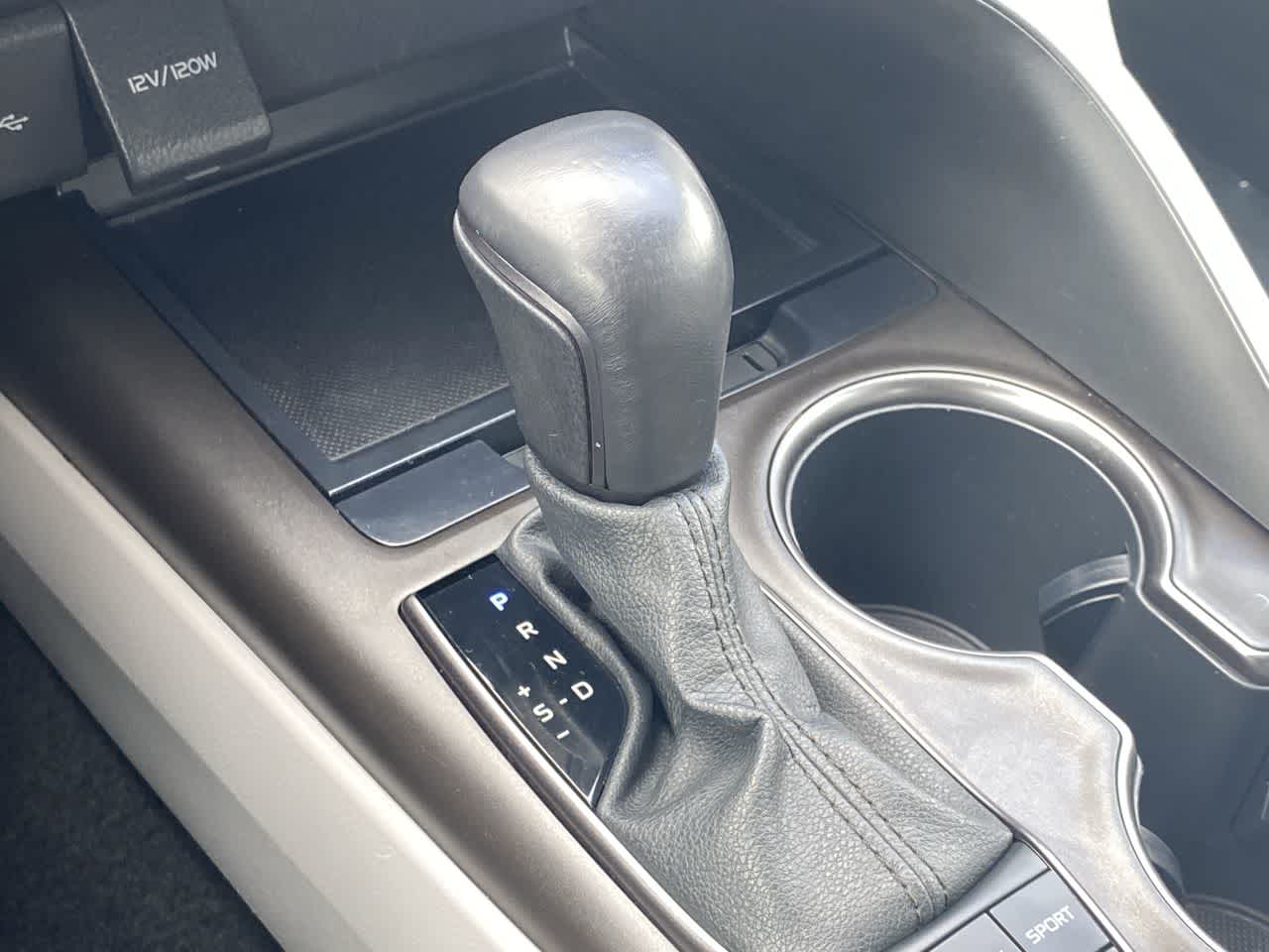 Vehicle image 19 of 24