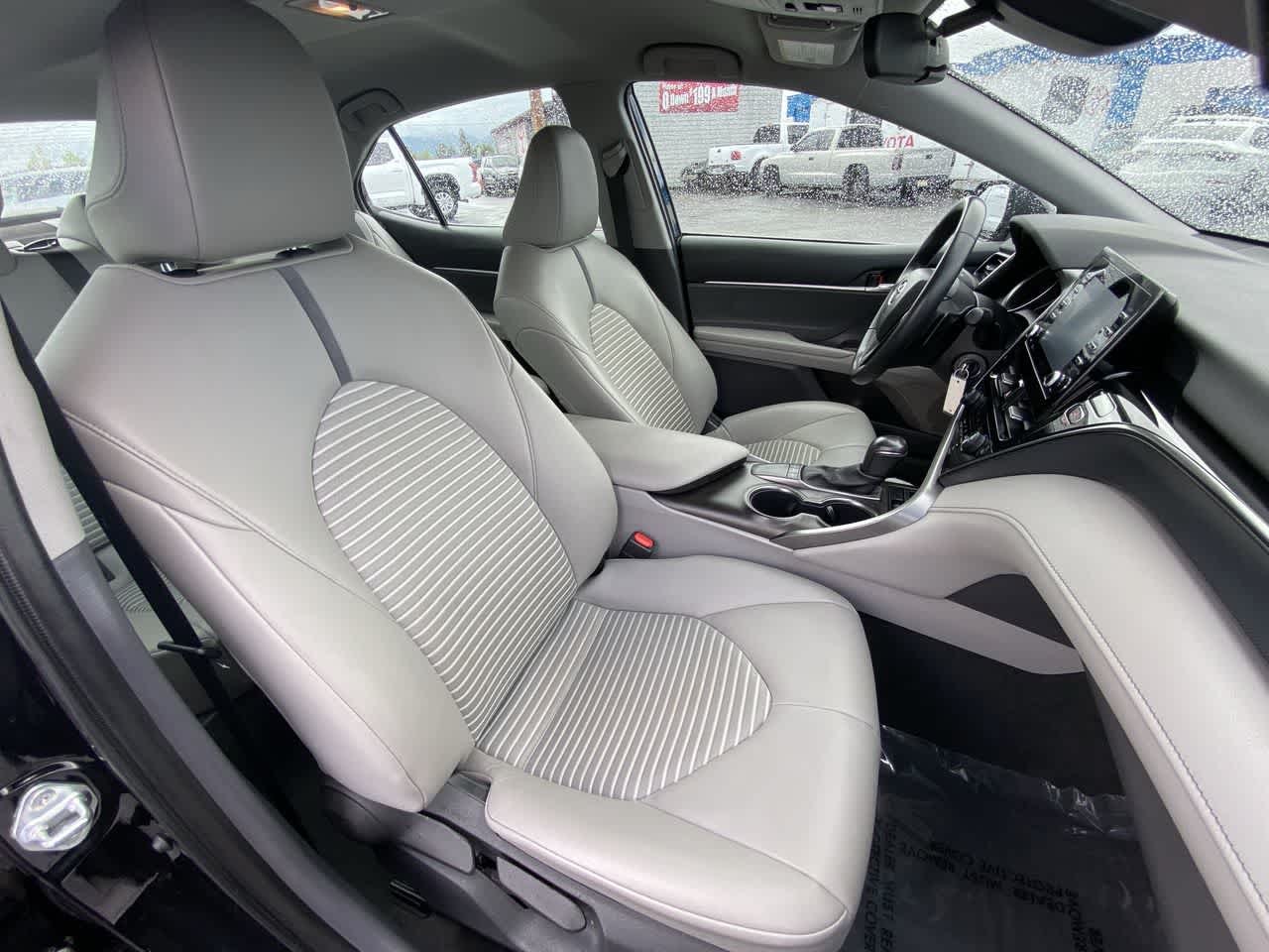 Vehicle image 23 of 24