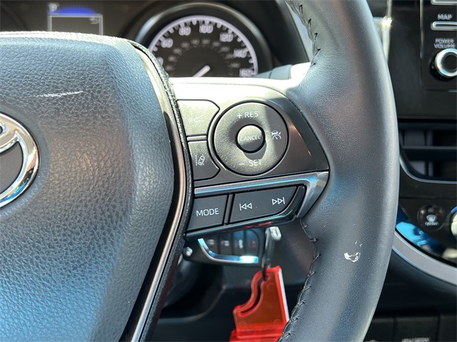 Vehicle image 16 of 28