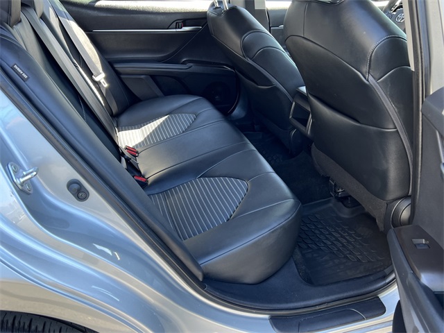 Vehicle image 23 of 28