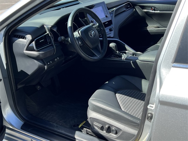 Vehicle image 11 of 28