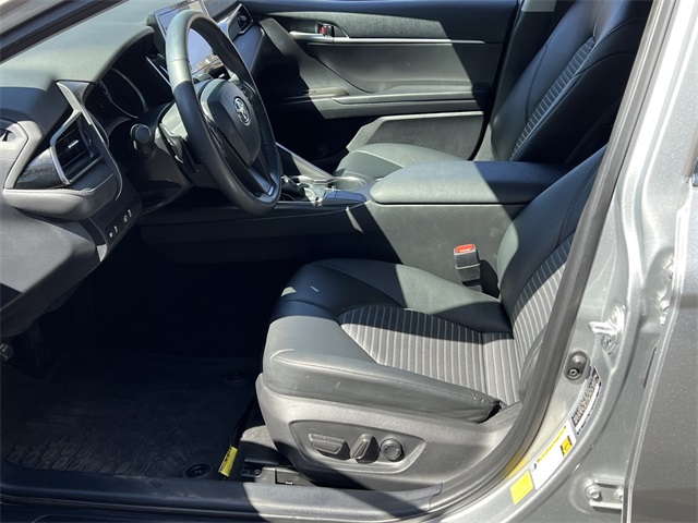 Vehicle image 20 of 28