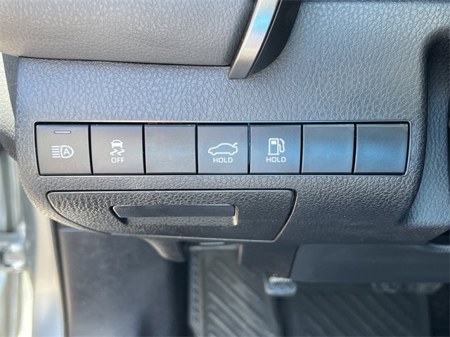 Vehicle image 12 of 28
