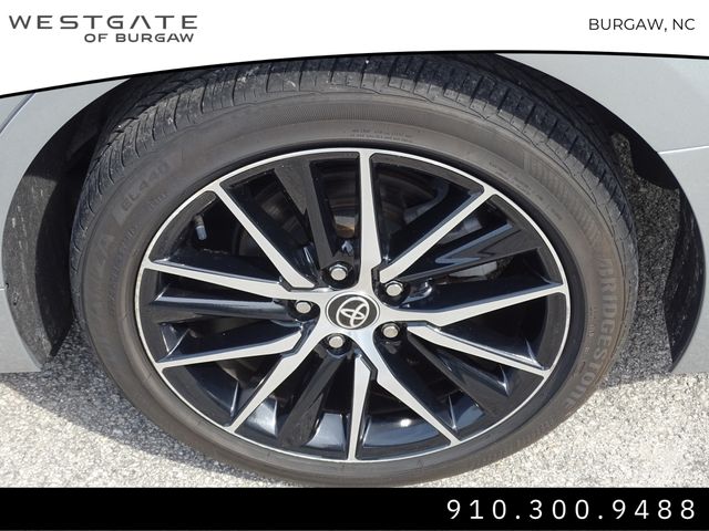 Vehicle image 12 of 30