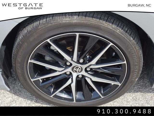 Vehicle image 13 of 30