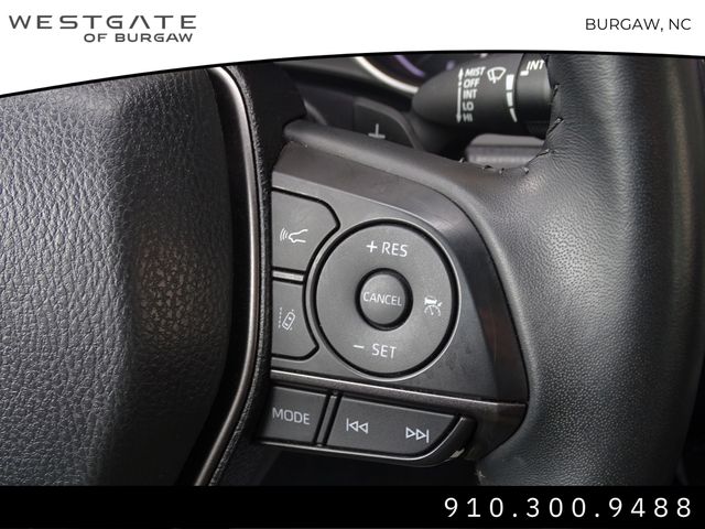 Vehicle image 25 of 30