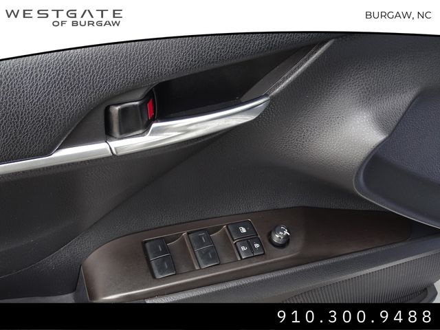 Vehicle image 20 of 30