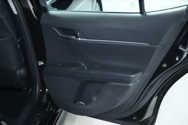 Vehicle image 37 of 45