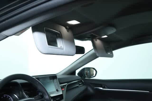 Vehicle image 26 of 45