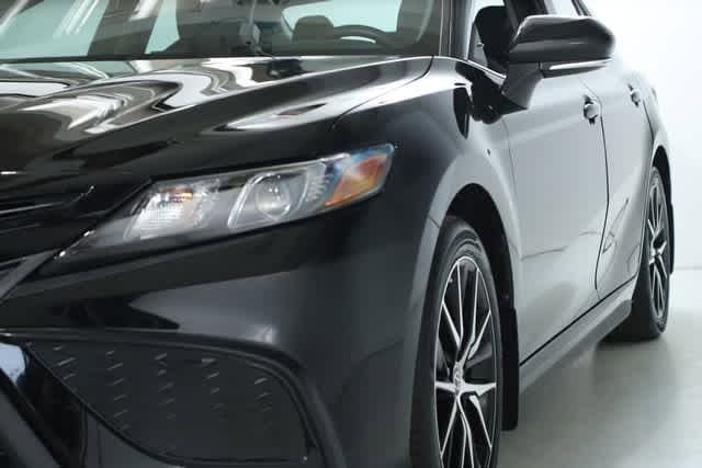 Vehicle image 3 of 45