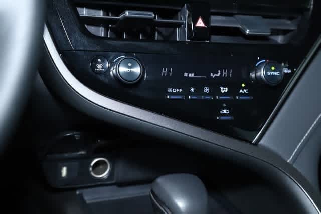 Vehicle image 33 of 45