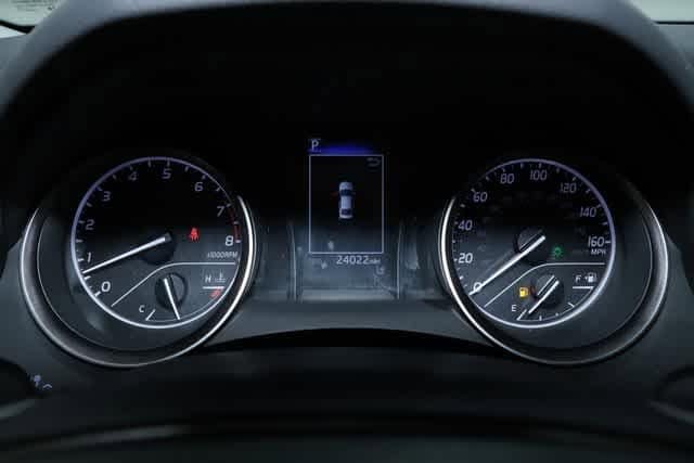 Vehicle image 31 of 45