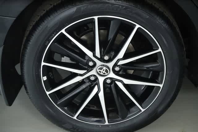 Vehicle image 19 of 45