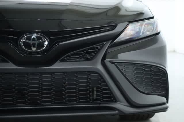 Vehicle image 17 of 45