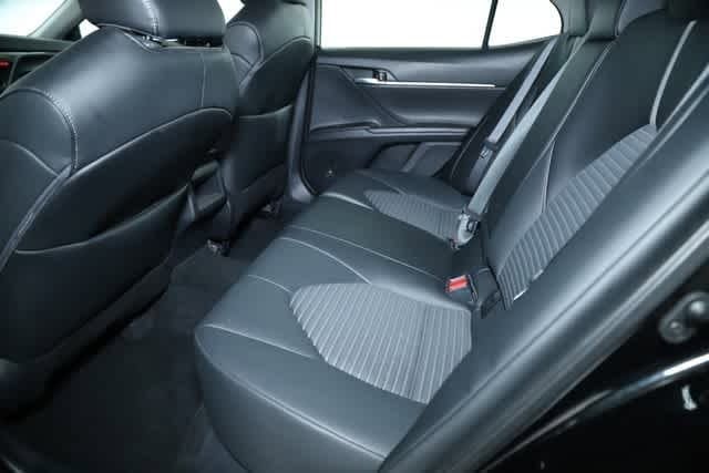 Vehicle image 21 of 45