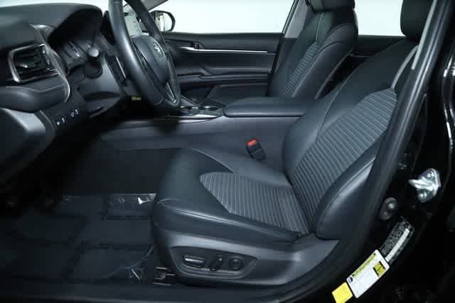 Vehicle image 25 of 45