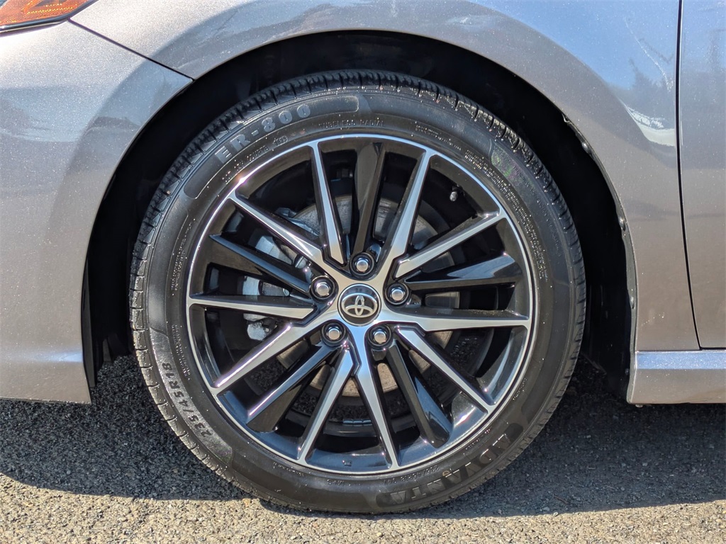 Vehicle image 32 of 33