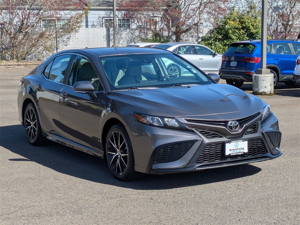 Vehicle image 4 of 33