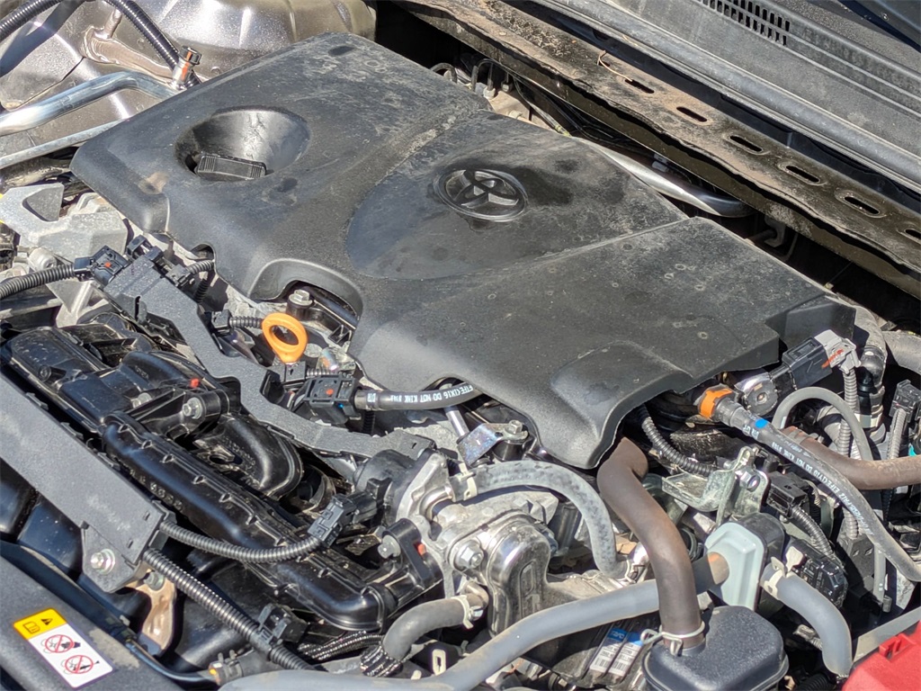 Vehicle image 31 of 33