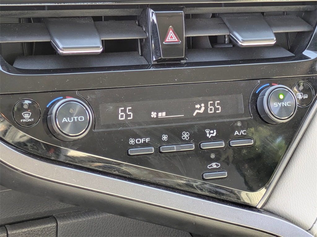 Vehicle image 18 of 33