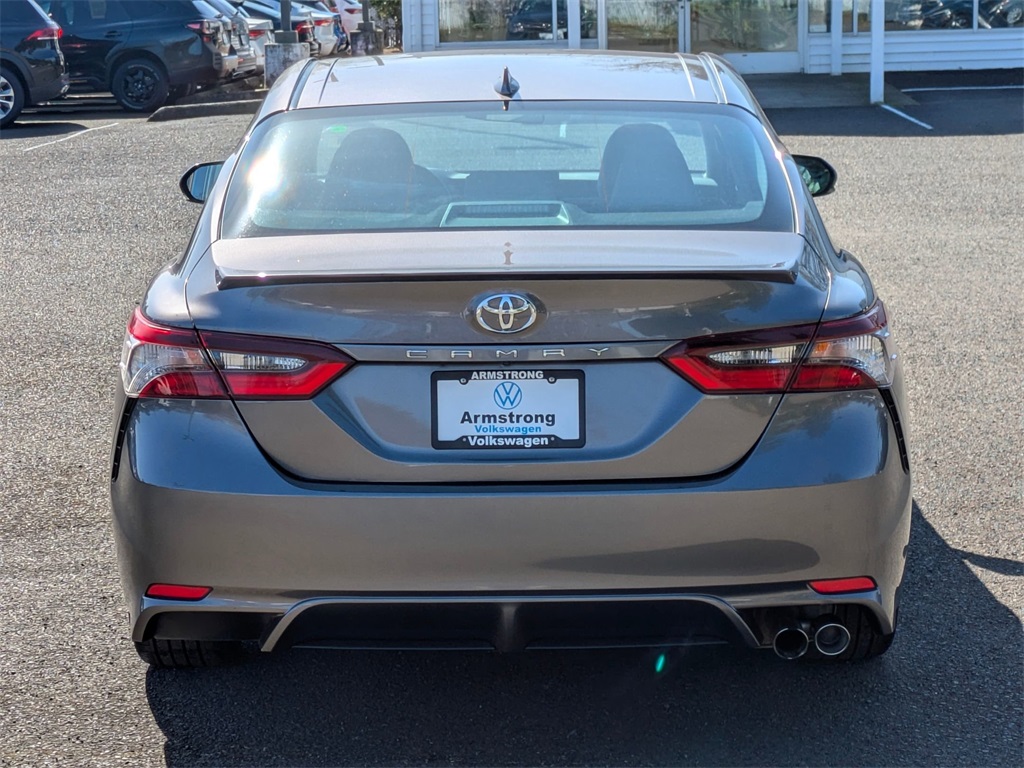 Vehicle image 7 of 33