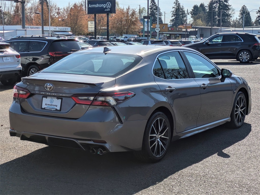 Vehicle image 6 of 33
